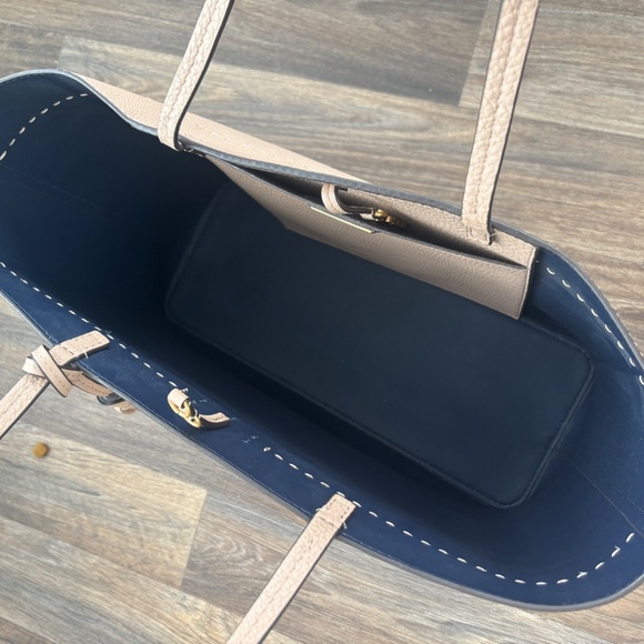 Tory Burch Tote with organizer - Picture 5 of 8